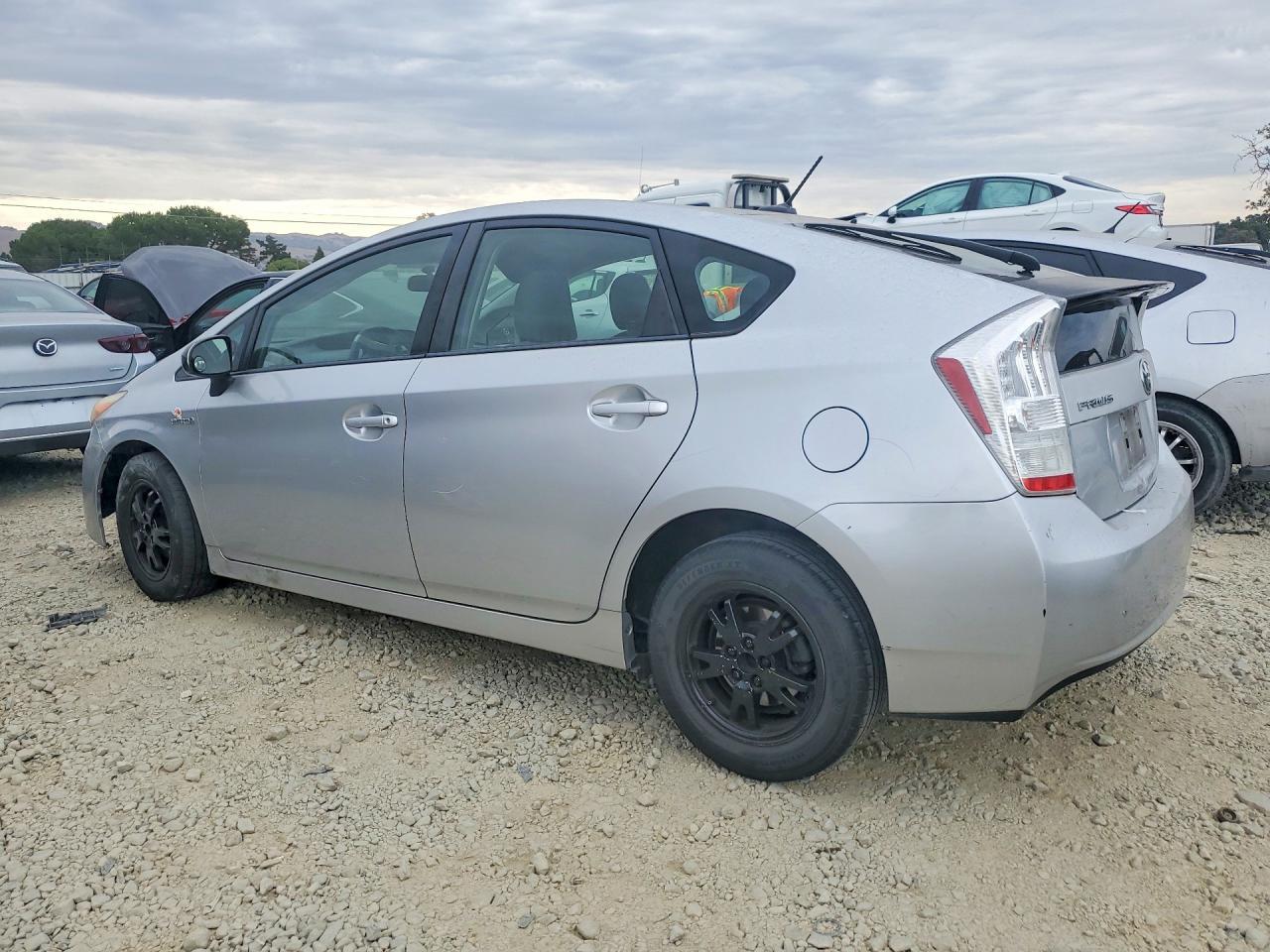 2010 Toyota Prius Iii - Фото 2