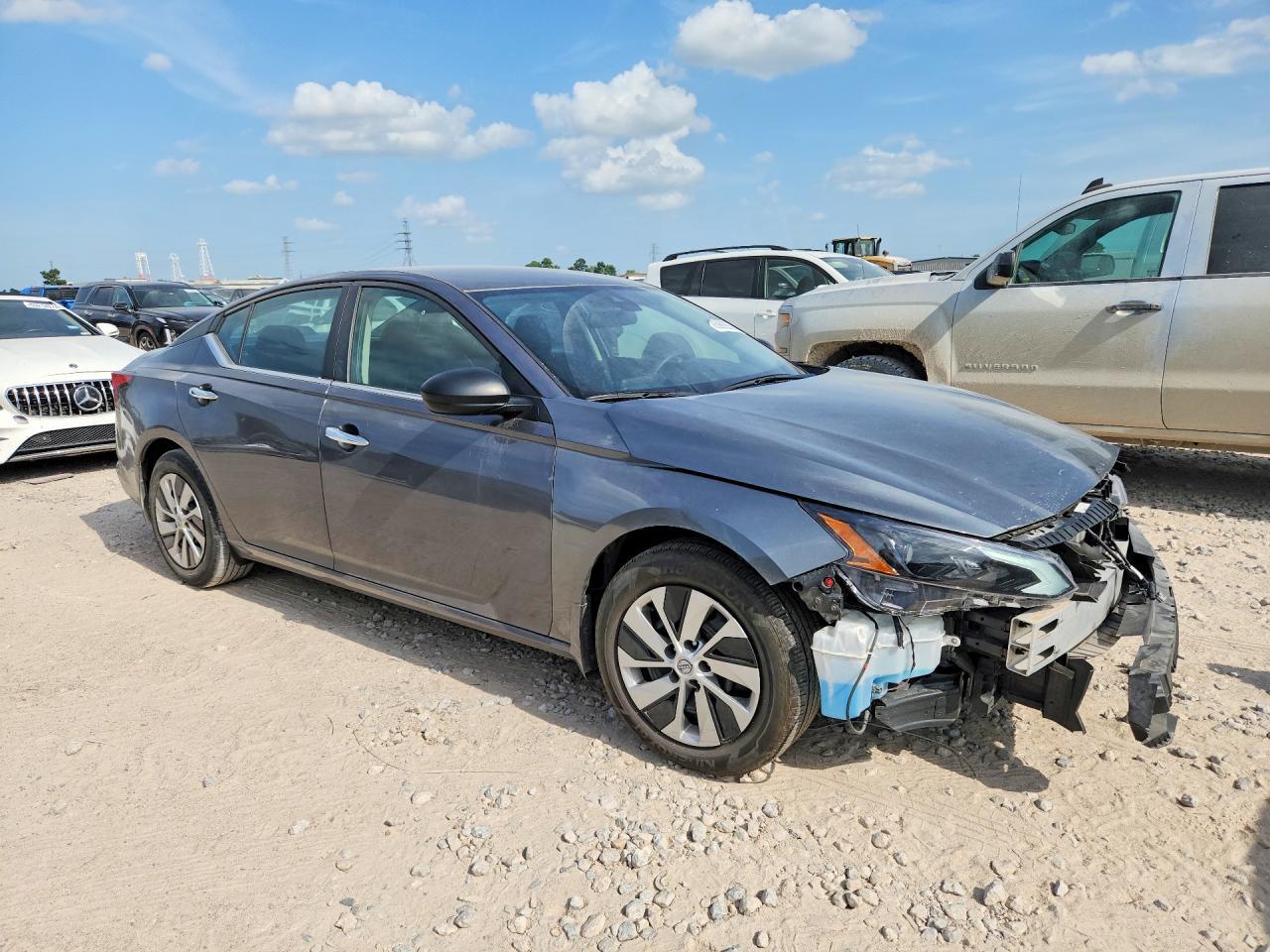 2024 Nissan Altima 2.5 S - Image 4