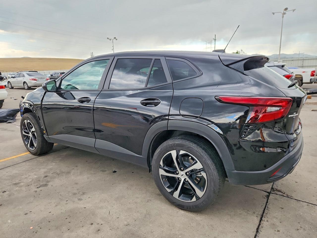 2025 Chevrolet Trax 1Rs - Фото 2