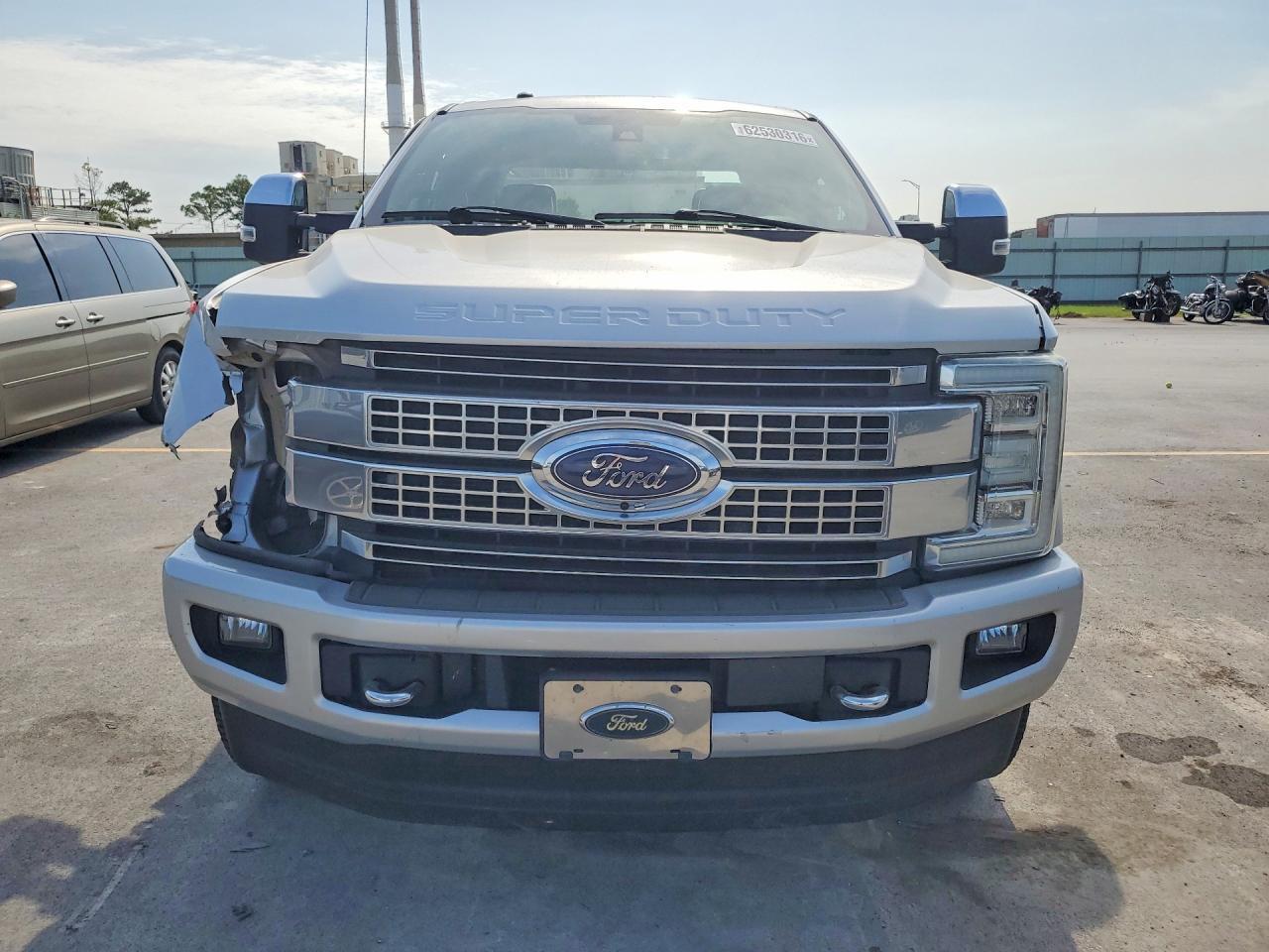 2017 Ford F350 Super Duty - Image 5
