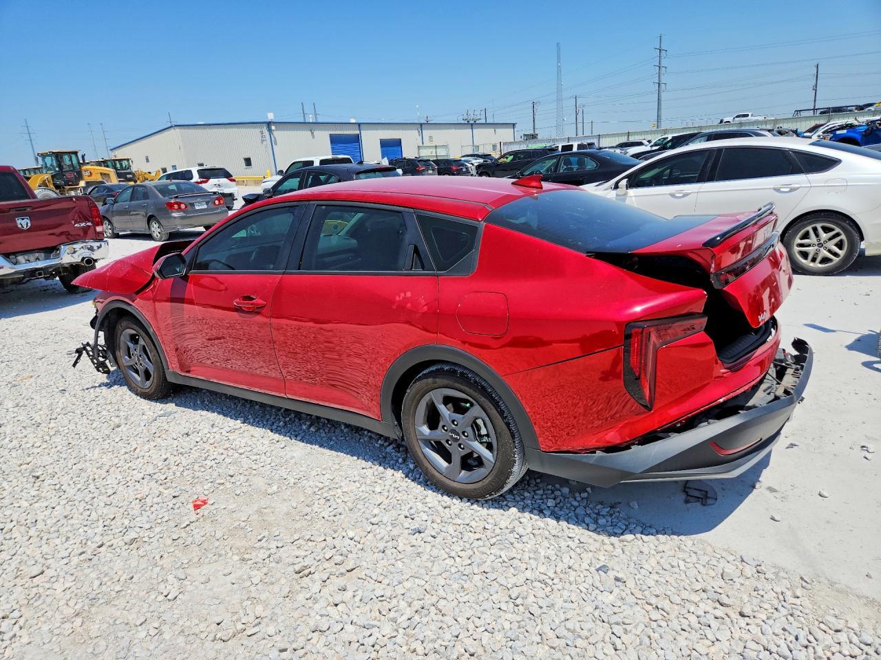 2025 Kia K4 Lxs - Image 2