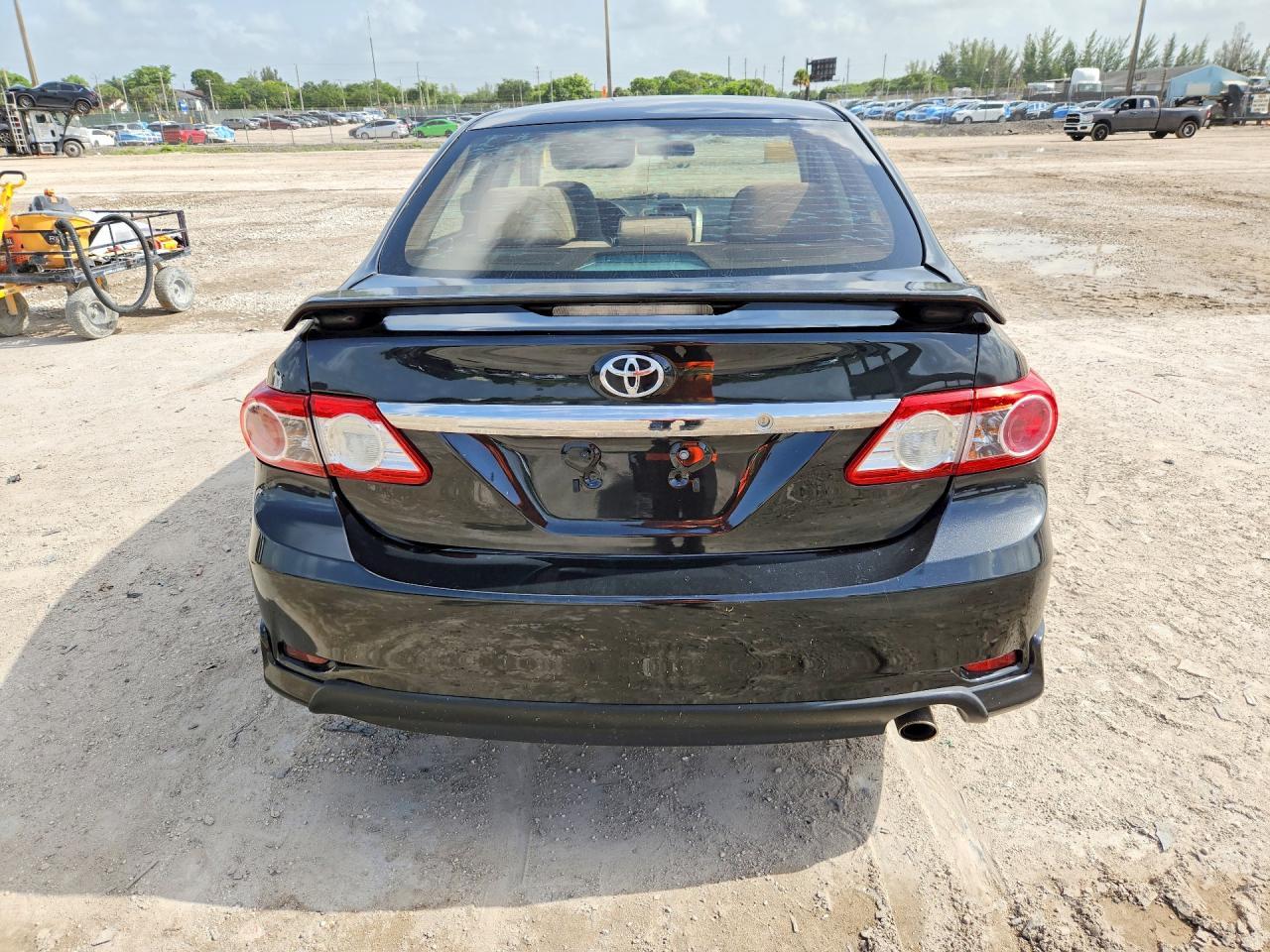 2013 Toyota Corolla S - Фото 6