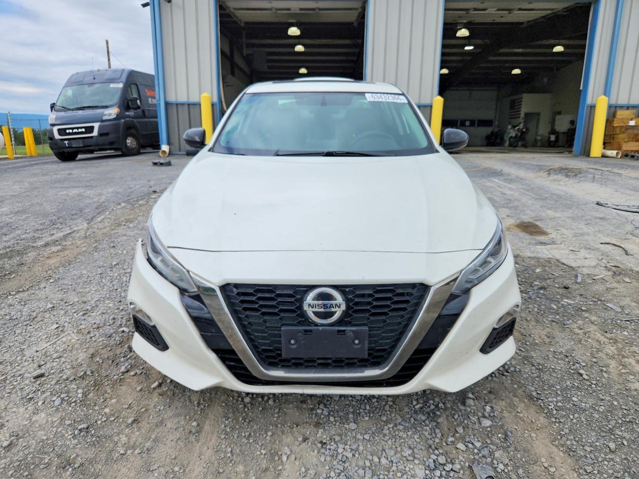 2019 Nissan Altima Sr - Фото 5