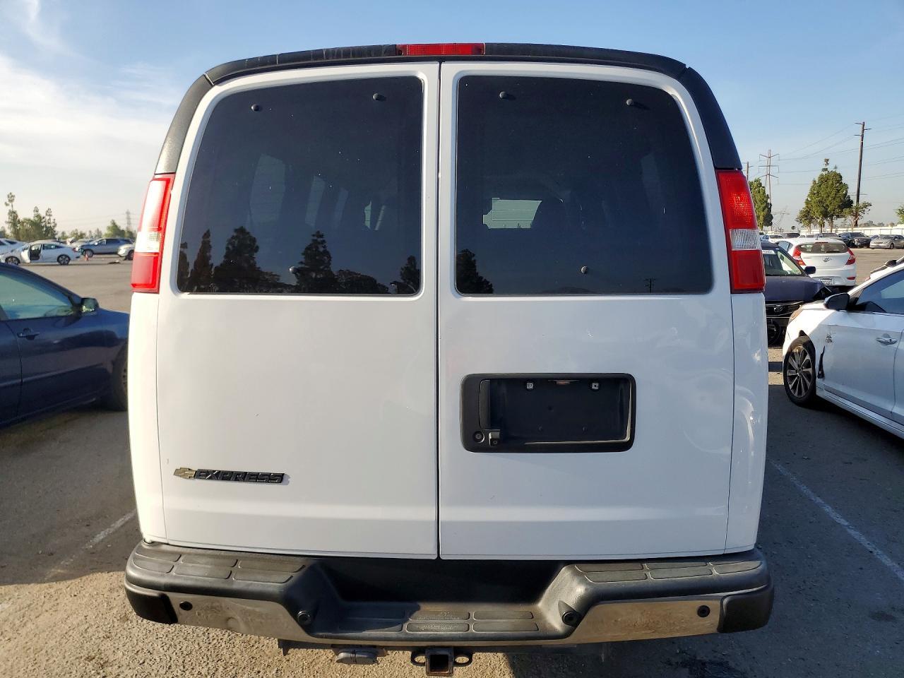 2019 Chevrolet Express G3500 Lt - Image 6