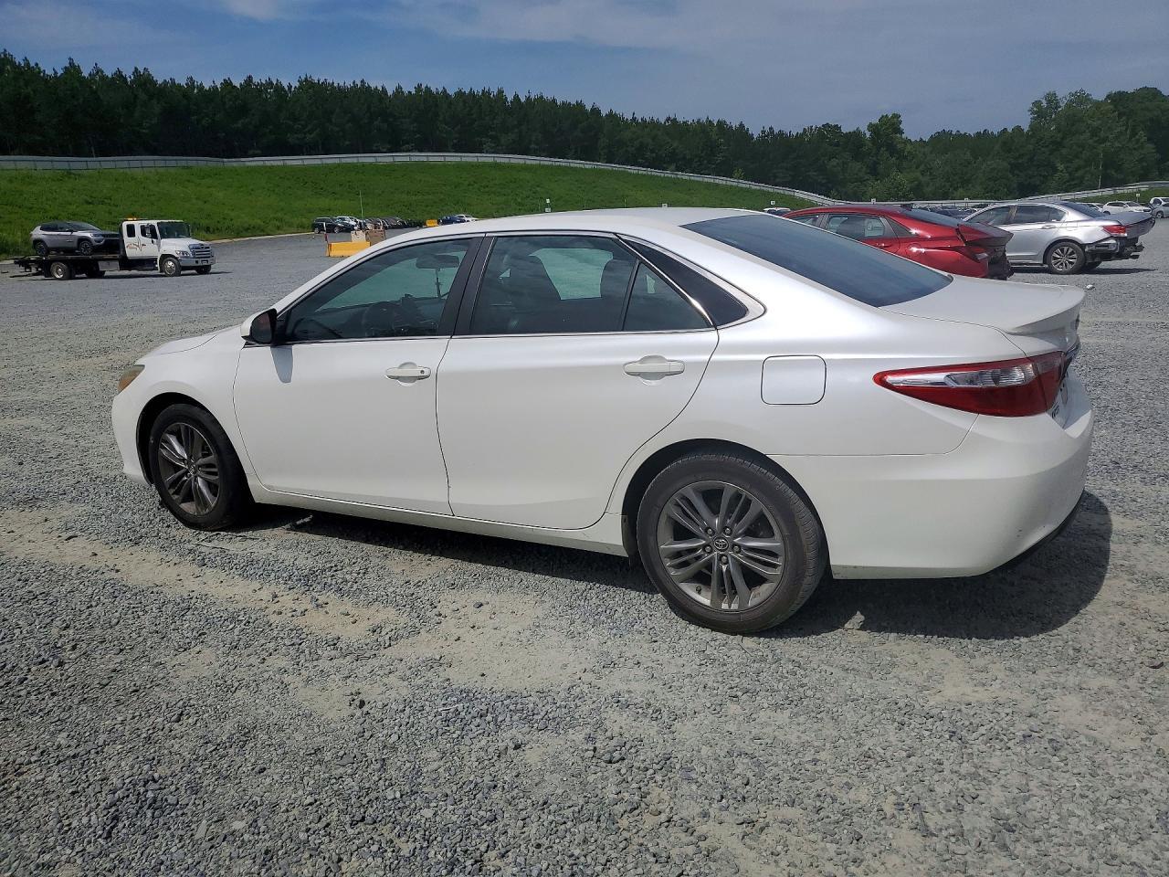 2017 Toyota Camry Se - Image 2