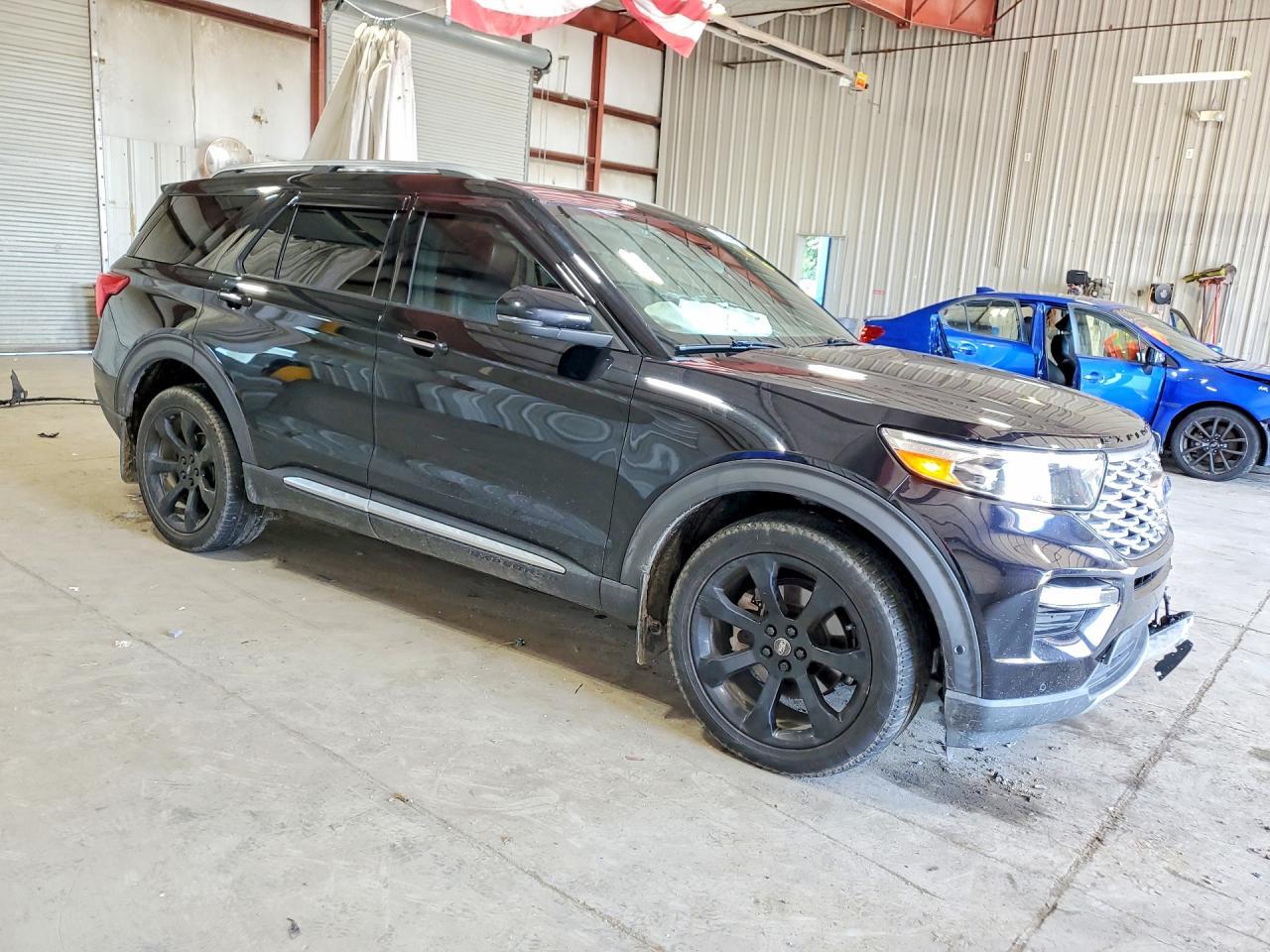 2020 Ford Explorer Platinum - Image 4