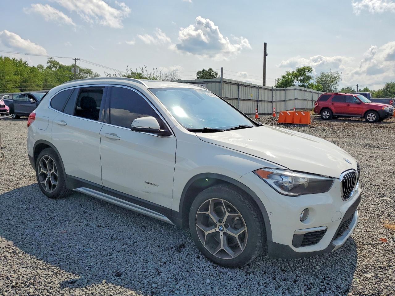 2018 BMW X1 xDrive28I - Фото 4