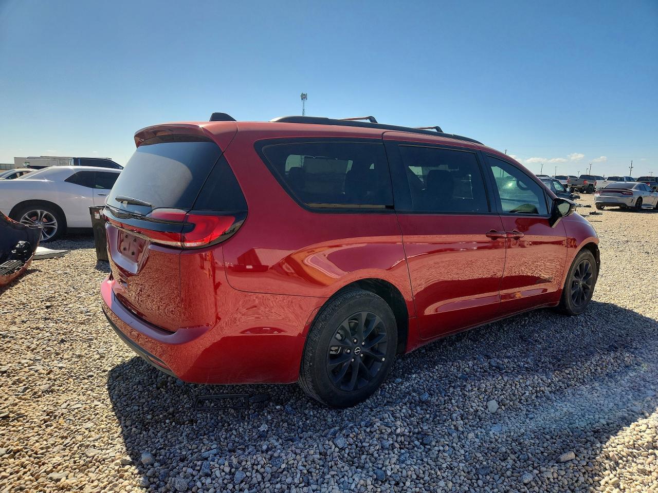 2025 Chrysler Pacifica Select - Image 3