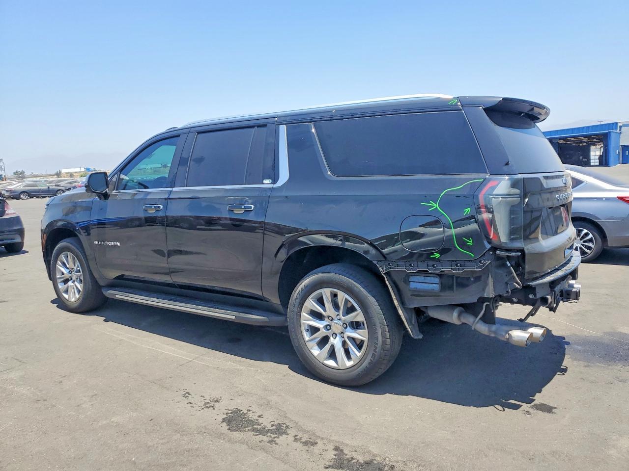 2025 Chevrolet Suburban C1500 Premier - Фото 2
