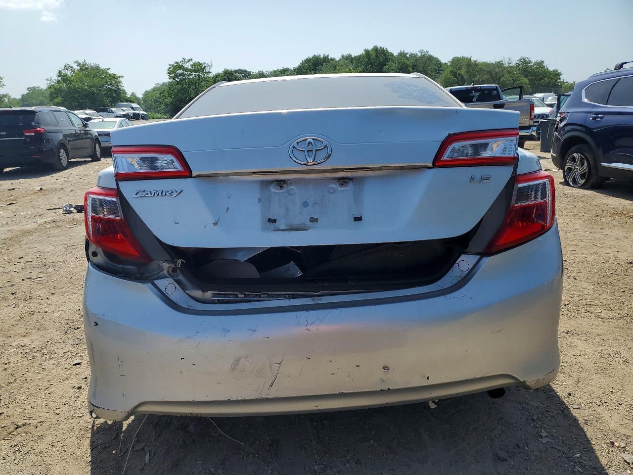 2014 Toyota Camry Le - Фото 6
