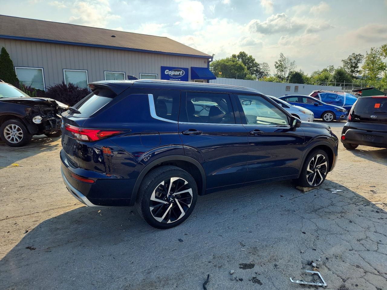 2024 Mitsubishi Outlander Sel - Фото 3