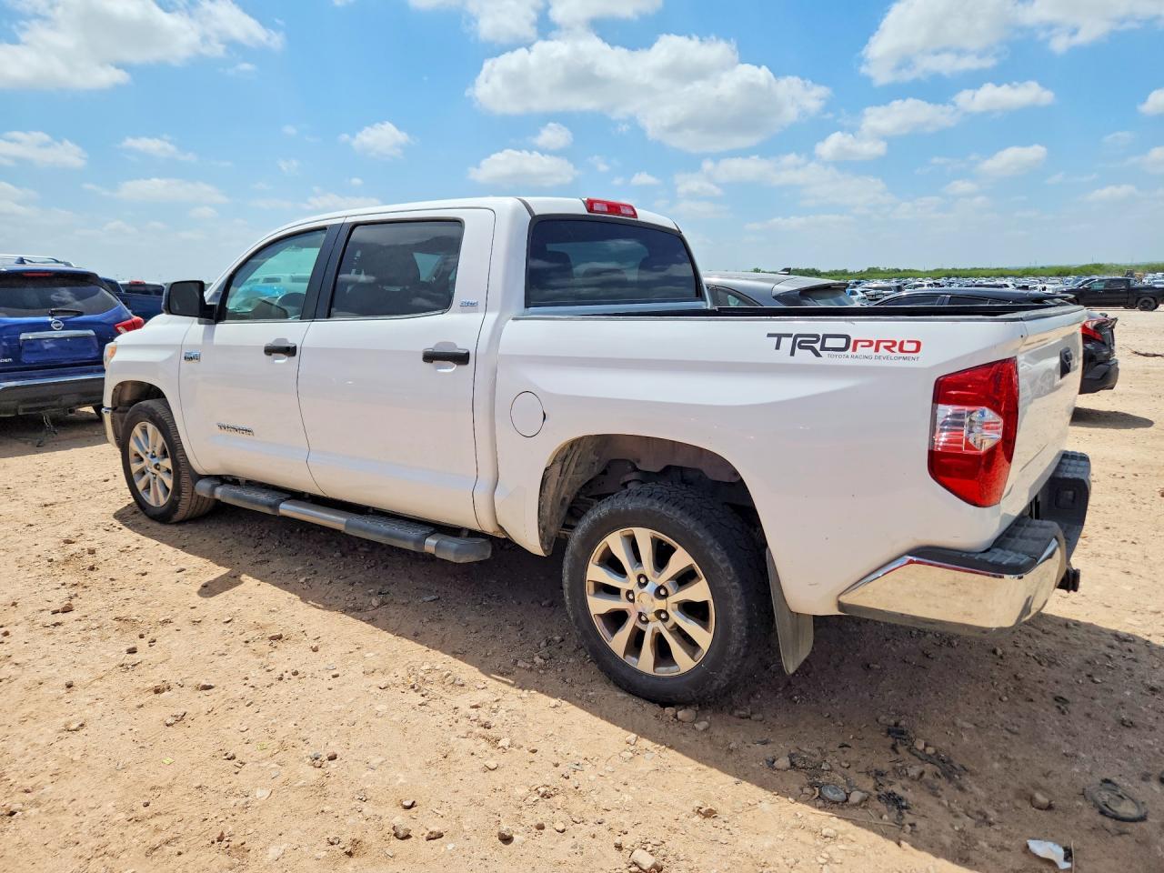 2016 Toyota Tundra Crewmax Sr5 - Image 2