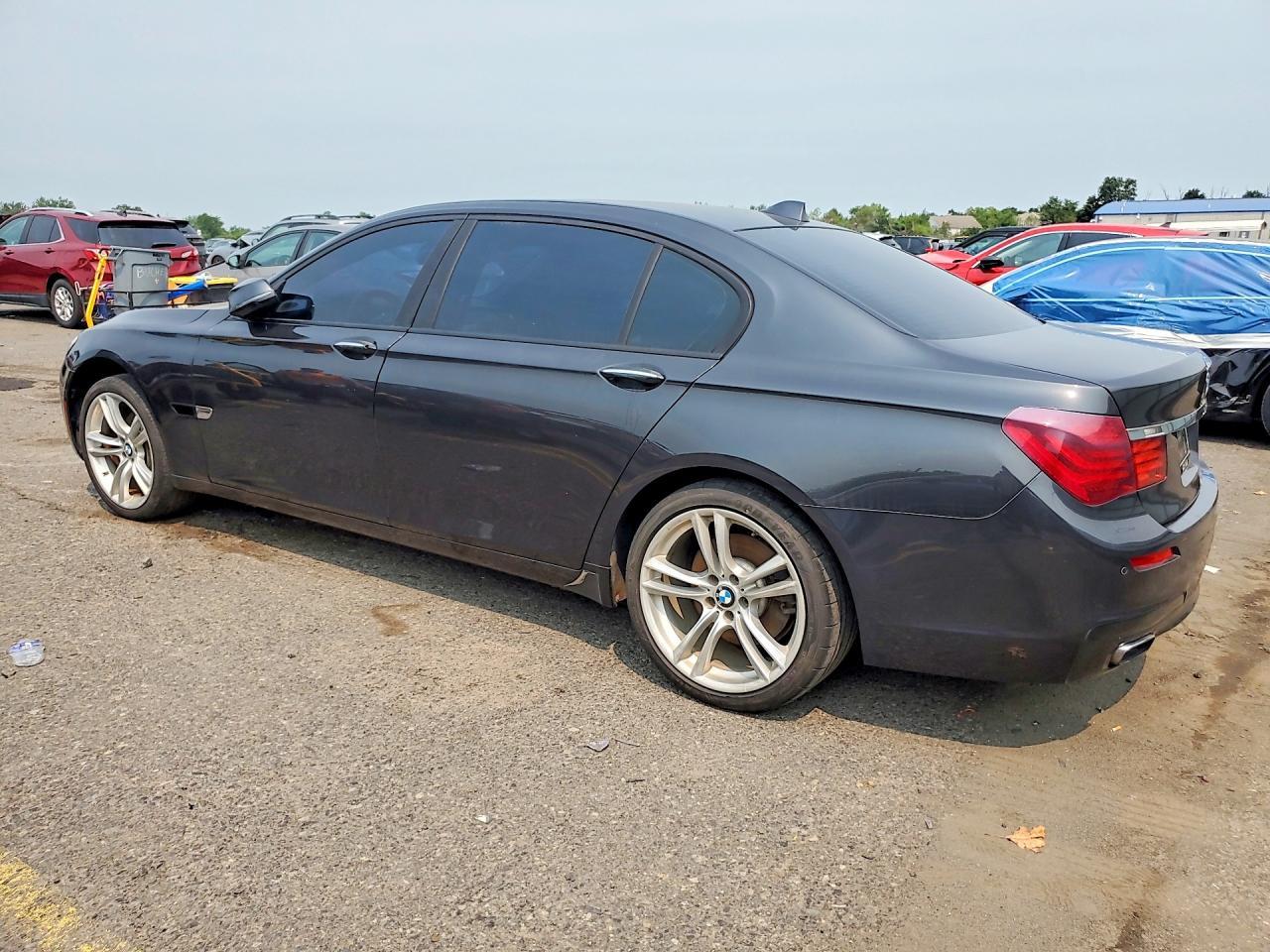 2013 BMW 740 Li - Фото 2