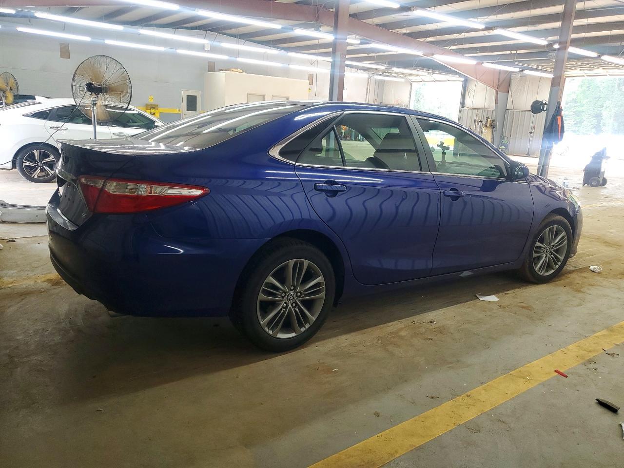 2015 Toyota Camry Se - Фото 3