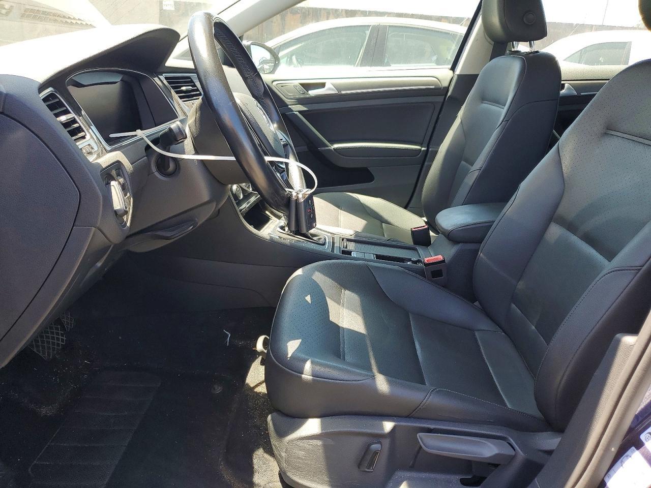 2019 Volkswagen E-Golf Sel Premium - Image 7