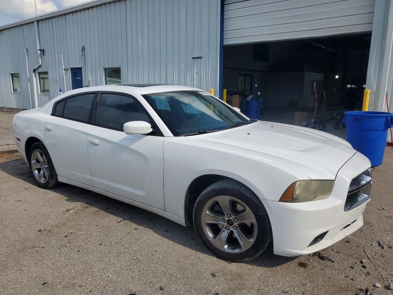 2011 Dodge Charger - Фото 4