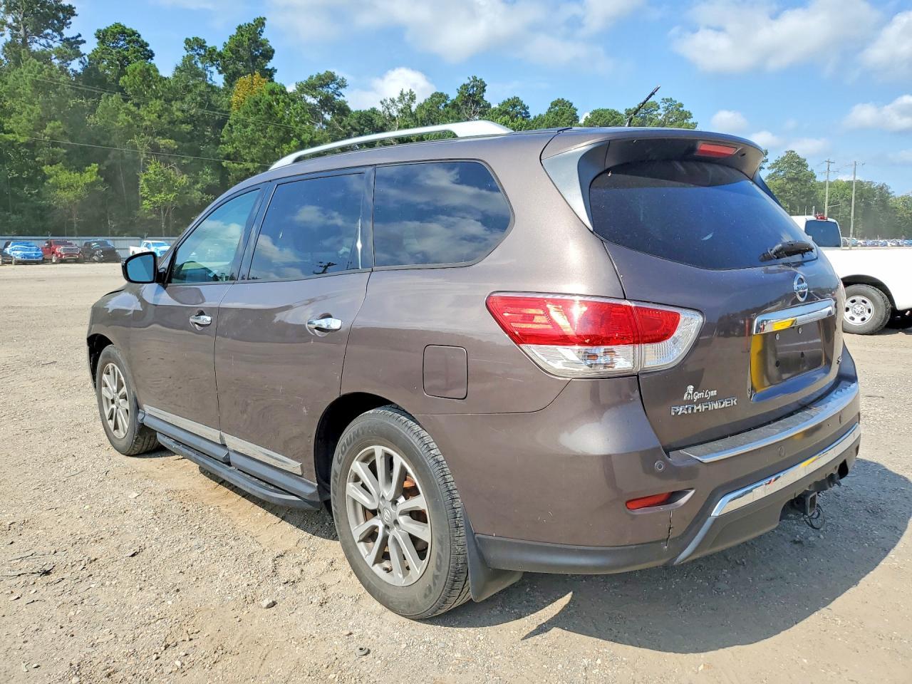 2015 Nissan Pathfinder Sl - Image 2