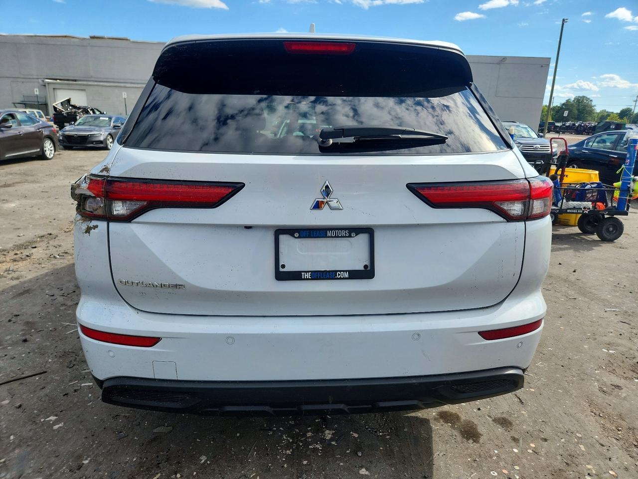 2023 Mitsubishi Outlander Es - Image 6