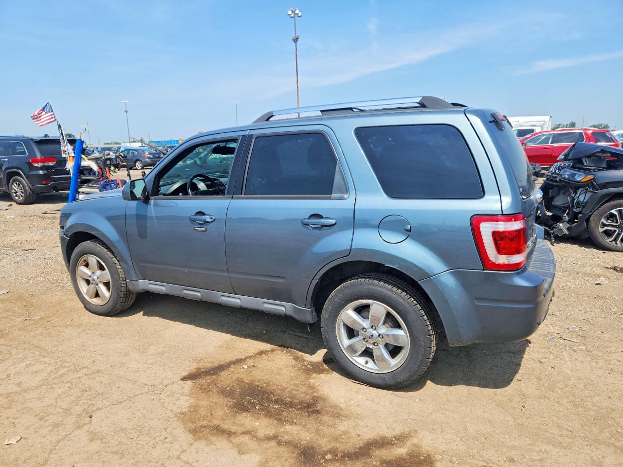 2012 Ford Escape Limited - Фото 2