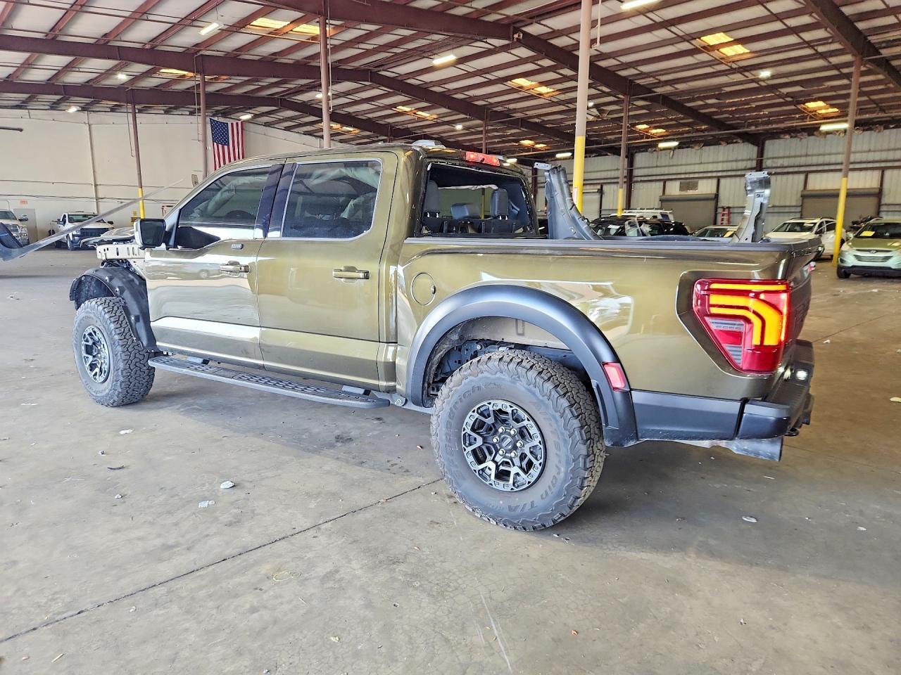 2025 Ford F150 Raptor - Фото 2