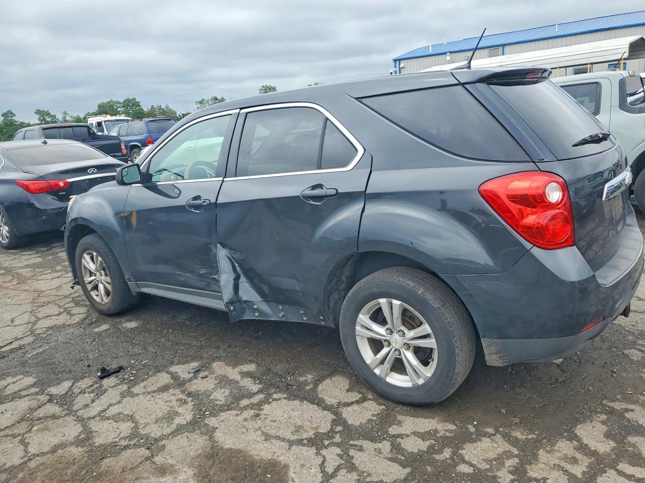 2013 Chevrolet Equinox Ls - Image 2