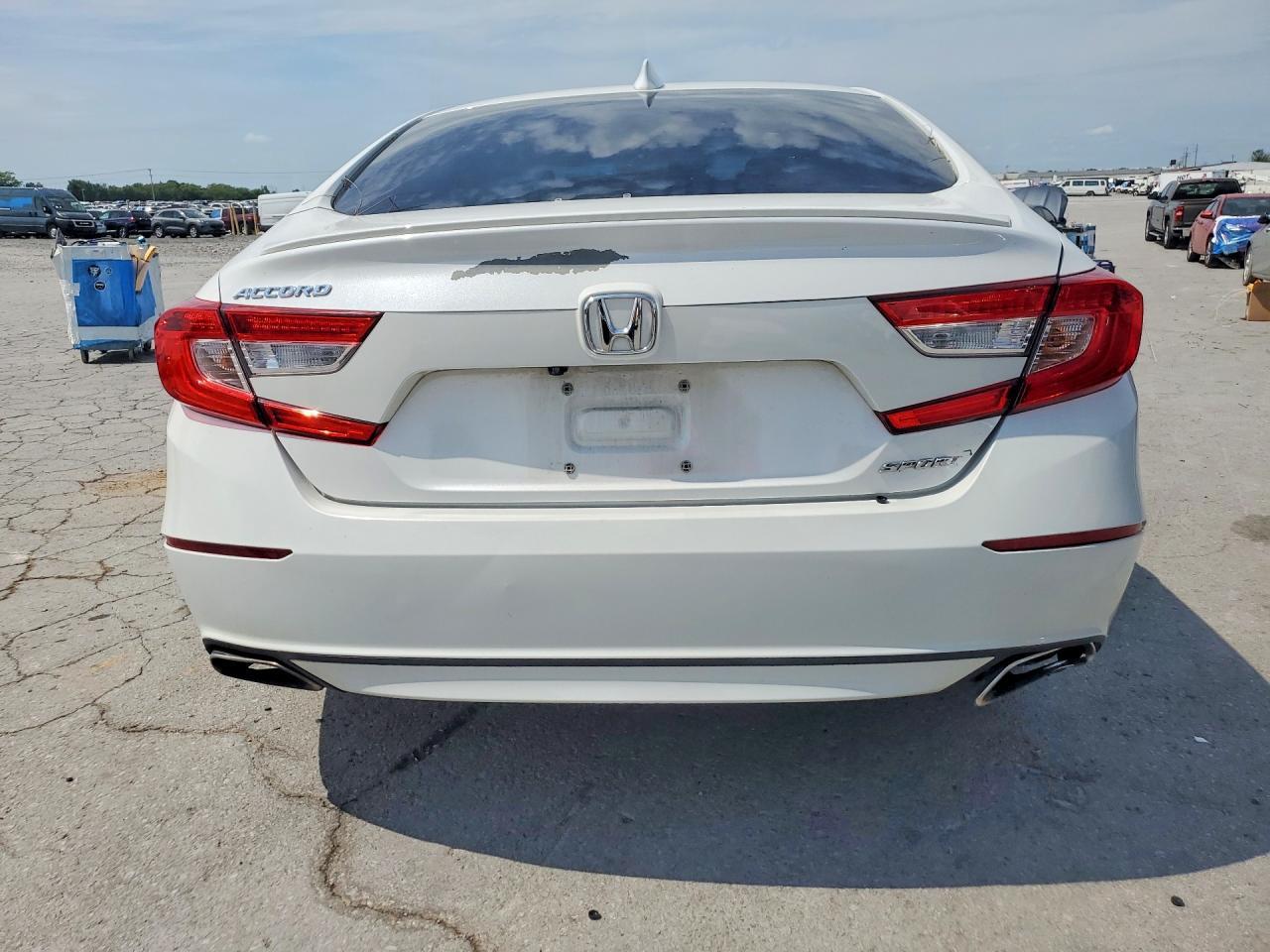 2018 Honda Accord Sport - Image 6
