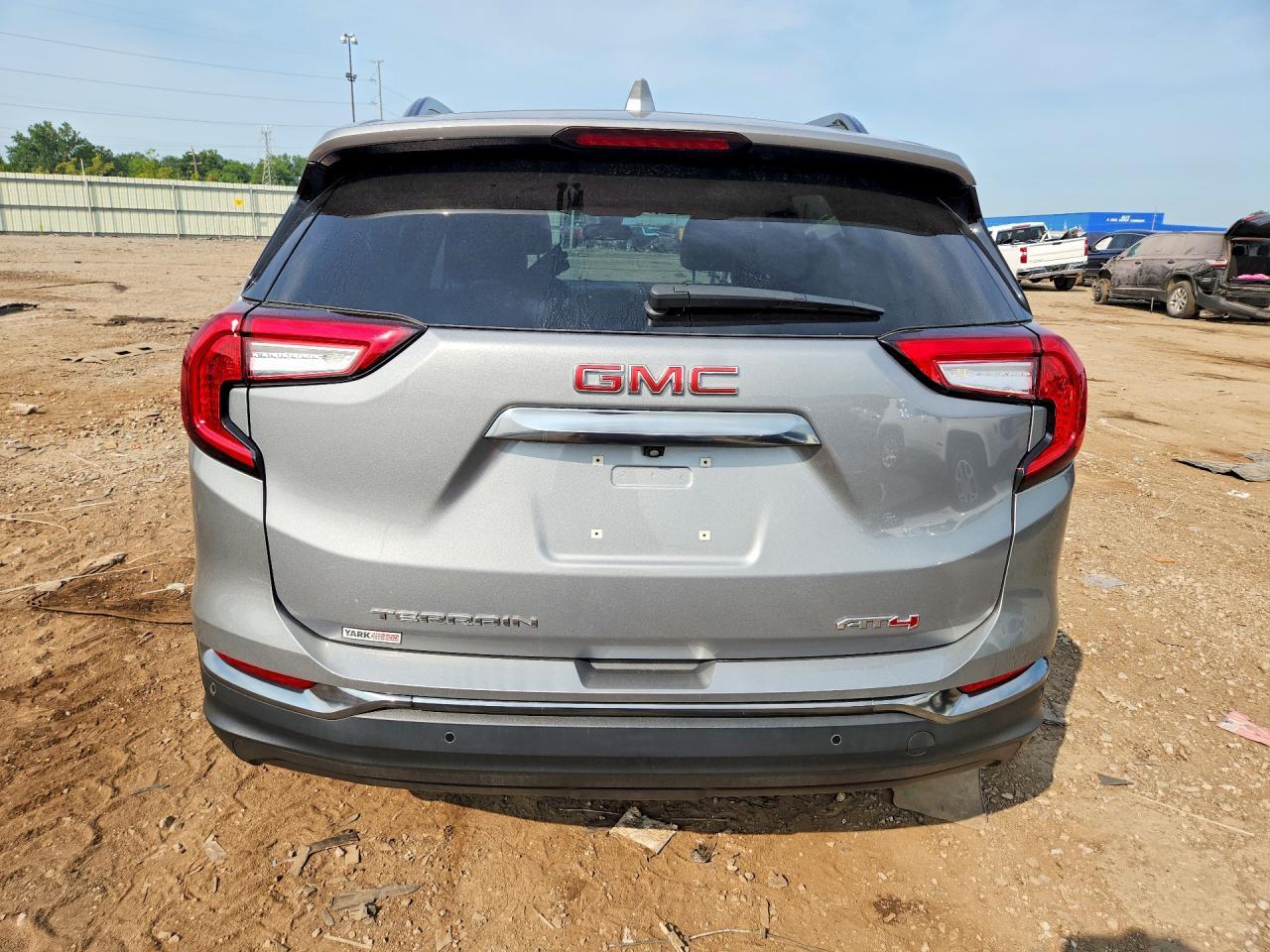 2023 GMC Terrain At4 - Фото 6