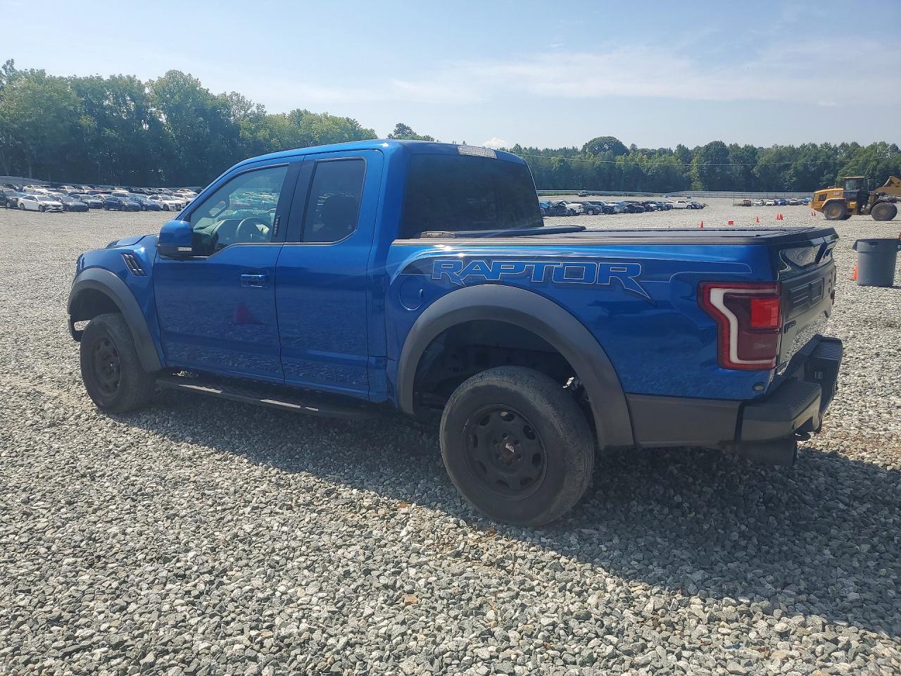 2017 Ford F150 Raptor - Фото 2