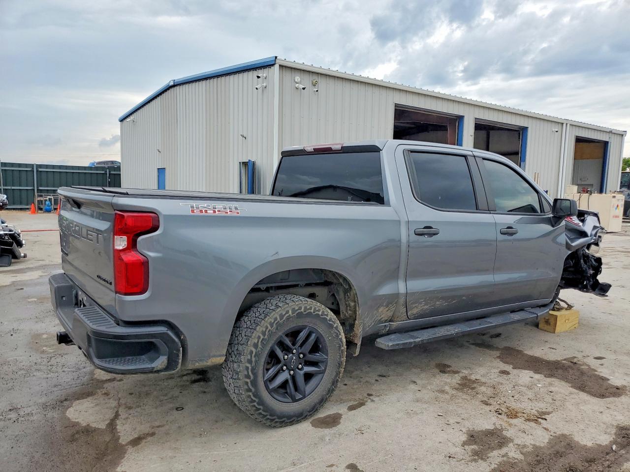 2021 Chevrolet Silverado - Фото 3