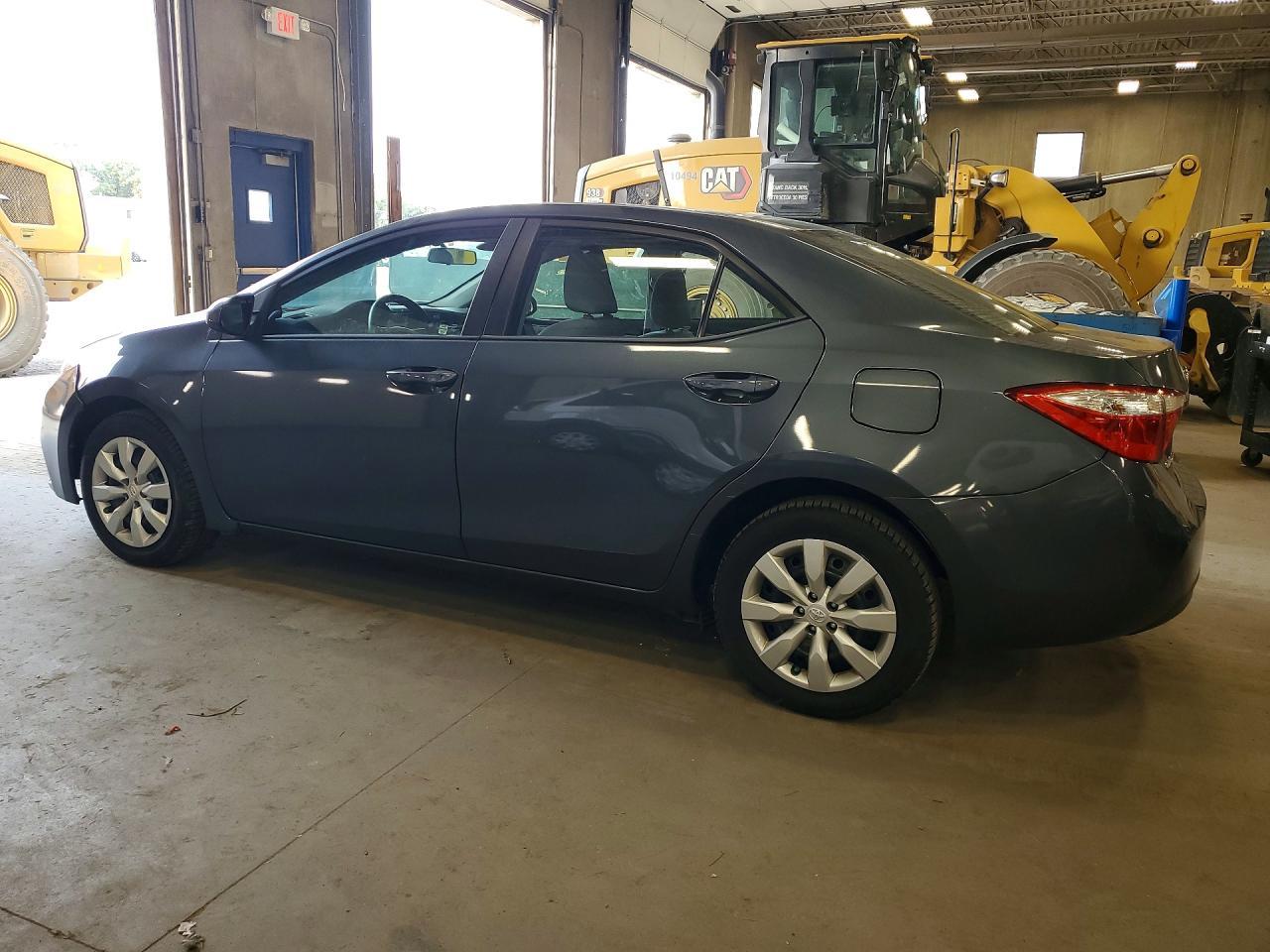 2015 Toyota Corolla Le - Фото 2