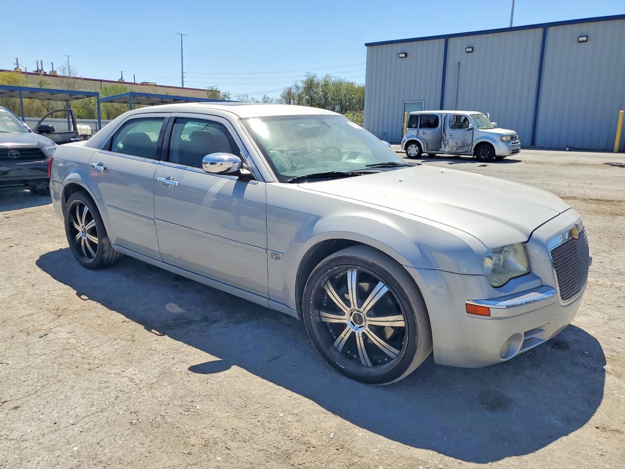 2006 Chrysler 300C - Image 4