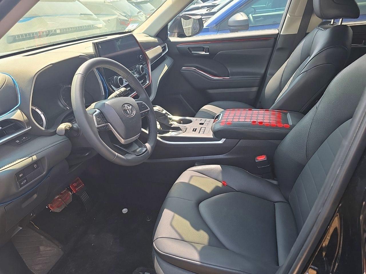 2025 Toyota Highlander Xle - Image 7