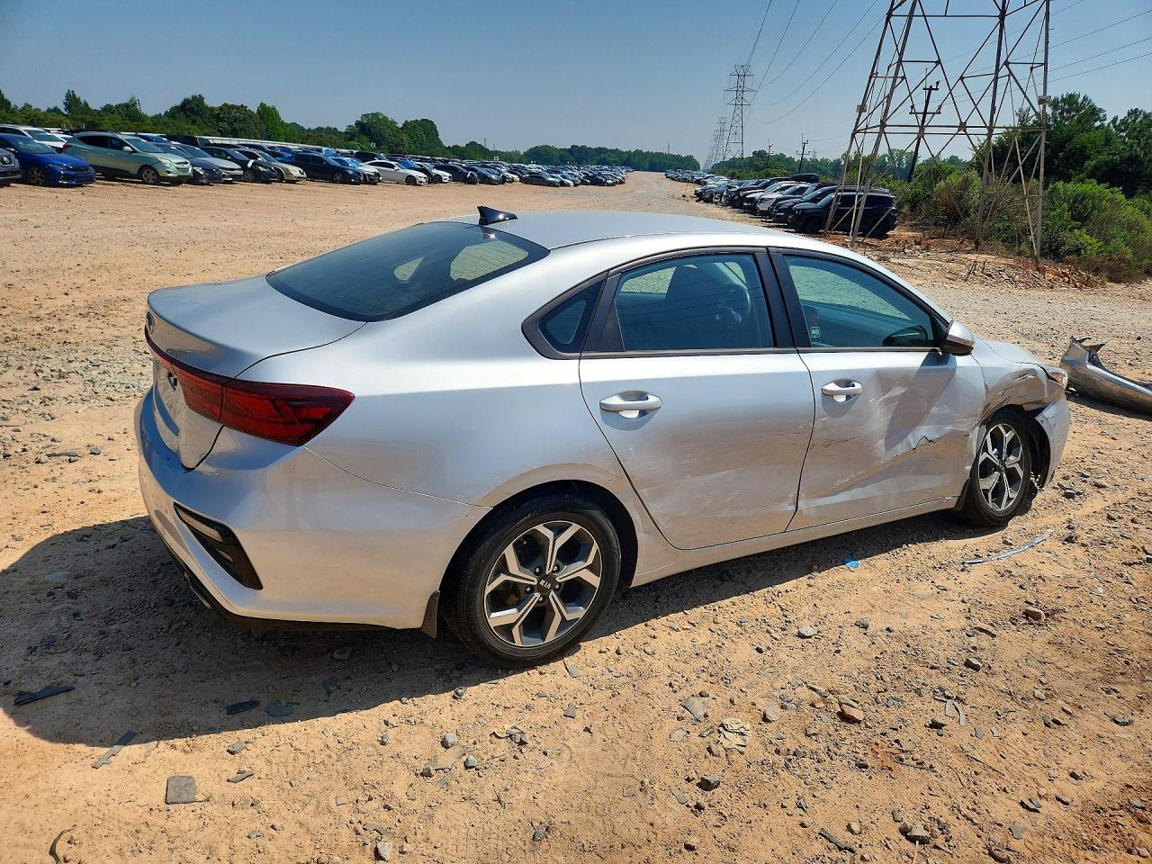 2021 Kia Forte Lxs - Image 3