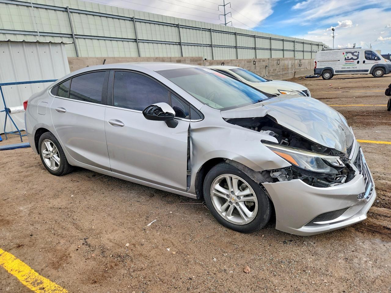 2018 Chevrolet Cruze Lt - Image 4