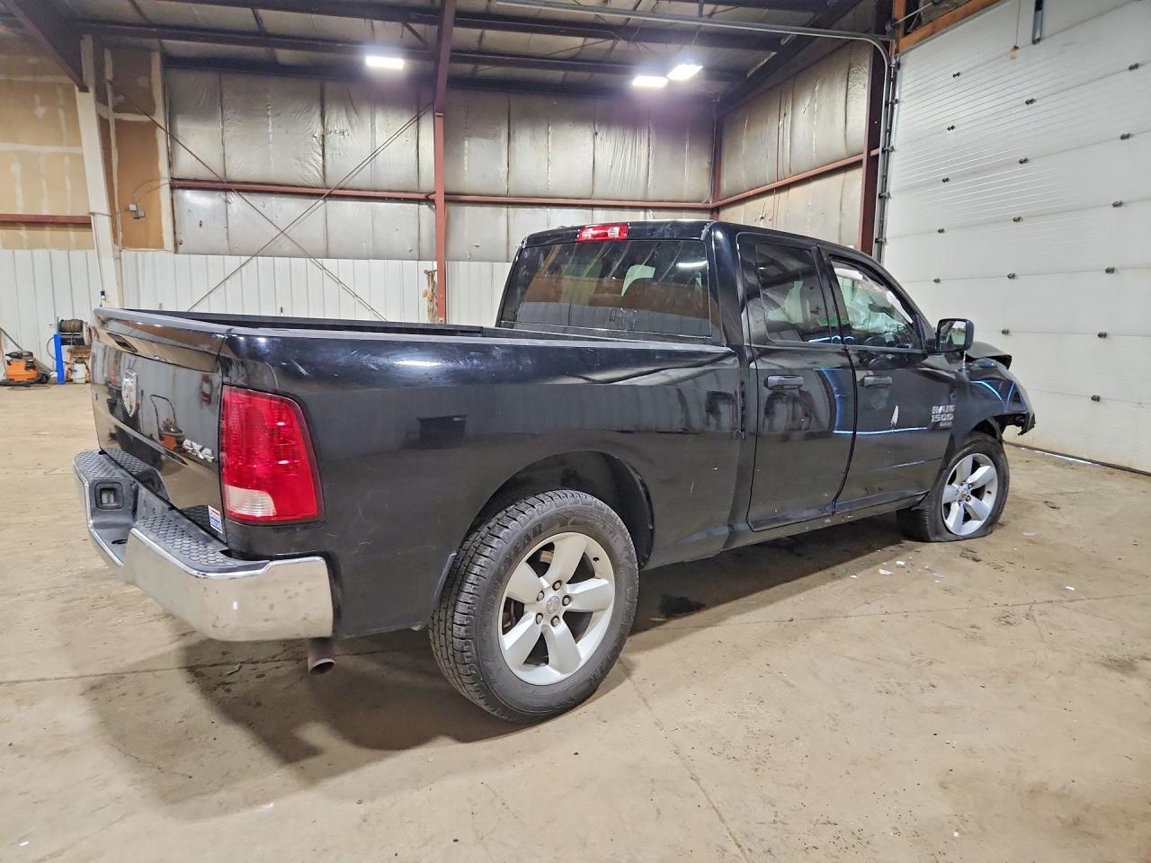 2024 Ram 1500 Classic Slt - Фото 3