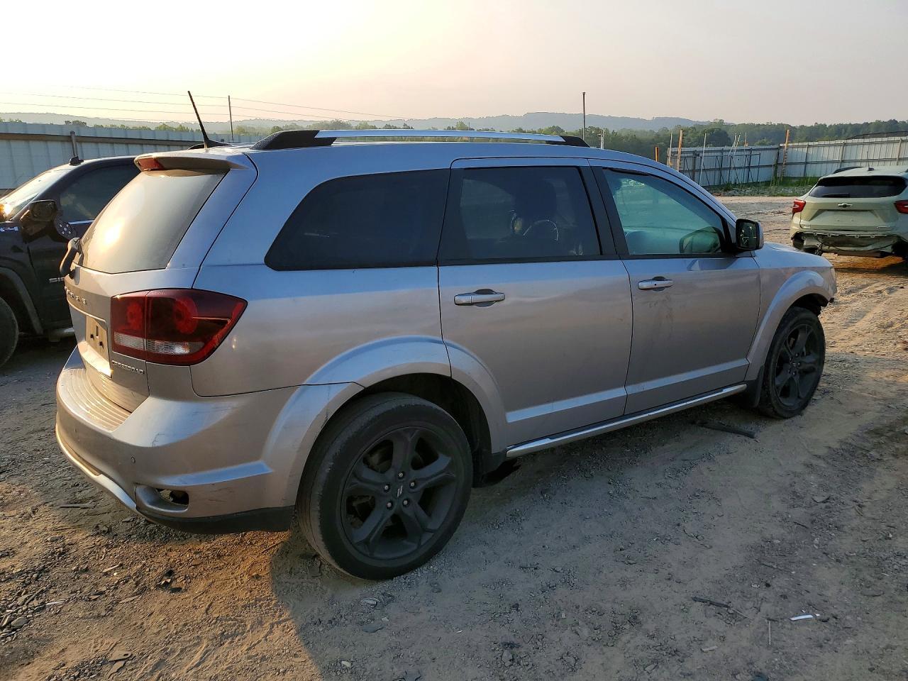 2020 Dodge Journey Crossroad - Фото 3