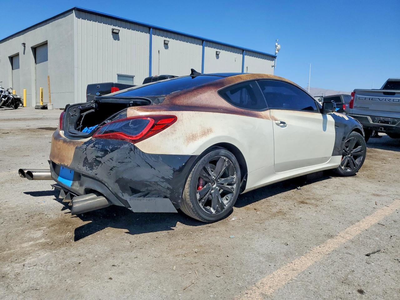 2012 Hyundai Genesis Coupe 2.0T - Фото 3