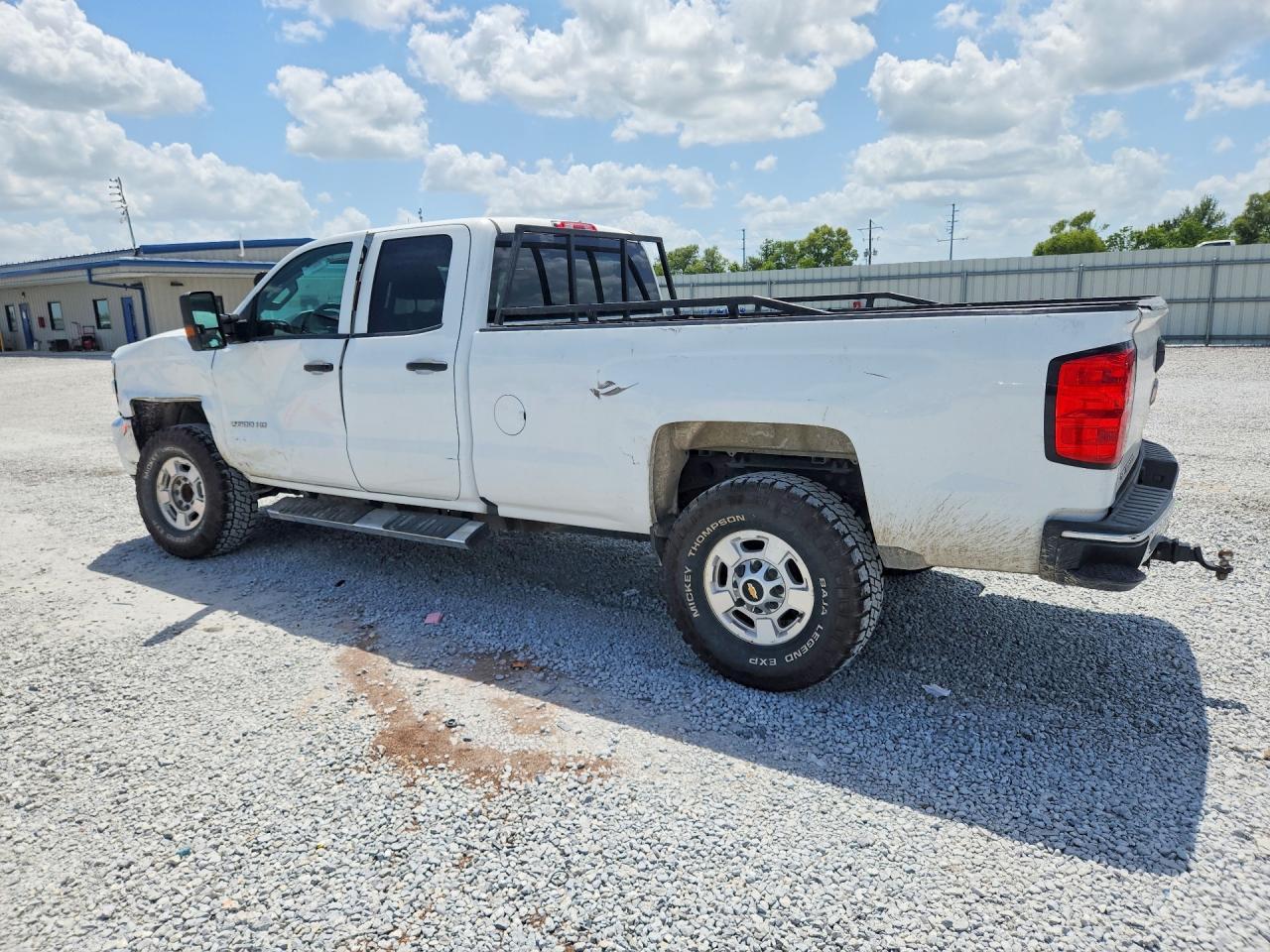 2019 Chevrolet Silverado C2500 Heavy Duty - Фото 2