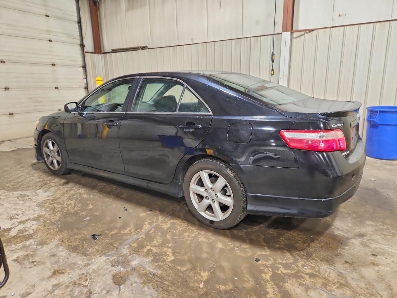 2009 Toyota Camry Se - Image 2