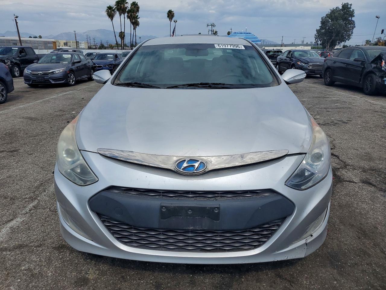 2011 Hyundai Sonata Hybrid - Image 5