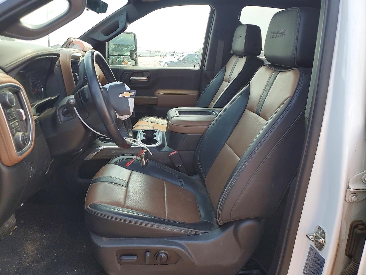 2022 Chevrolet Silverado K3500 High Country - Фото 7