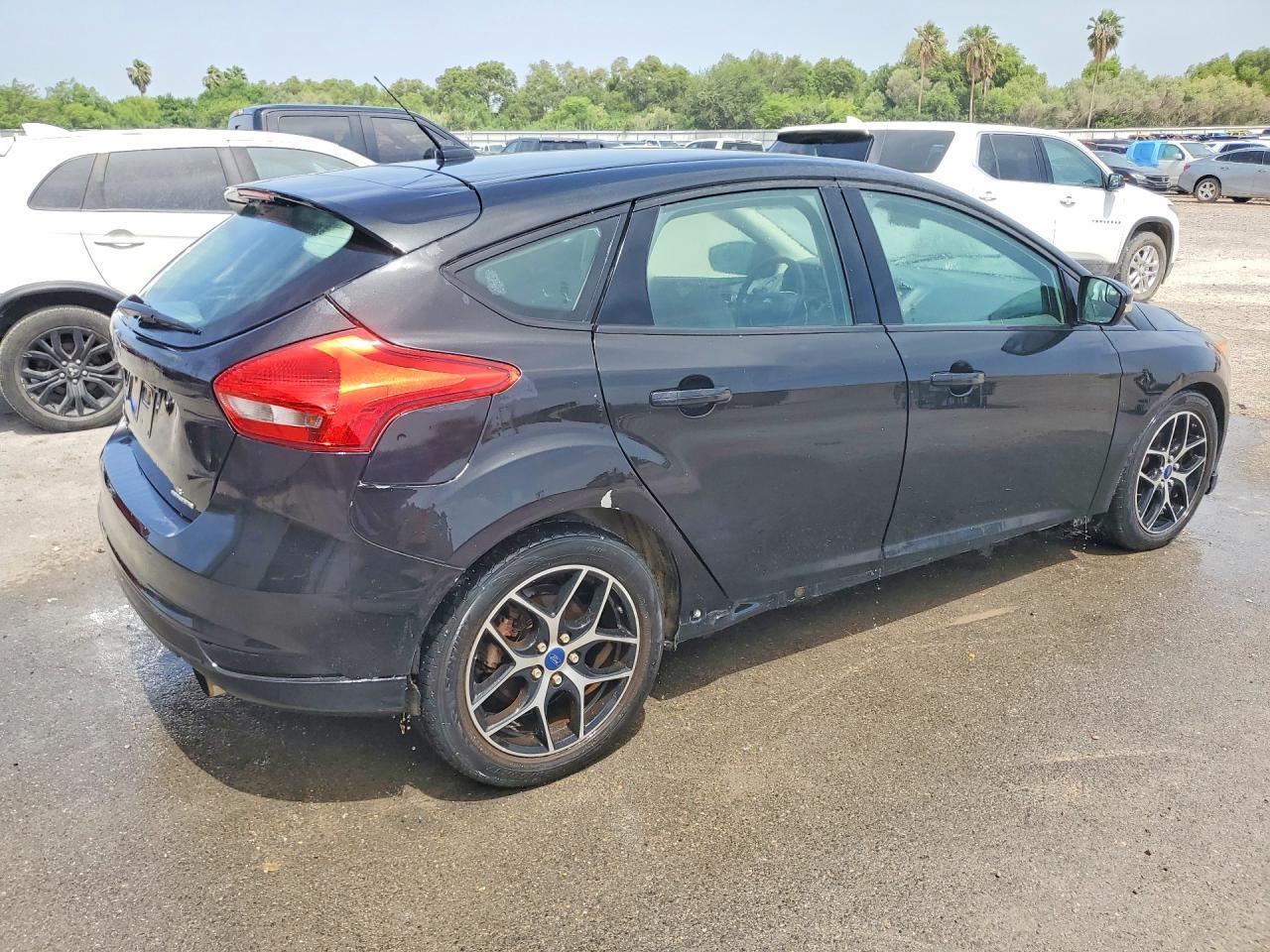 2015 Ford Focus Se - Image 3