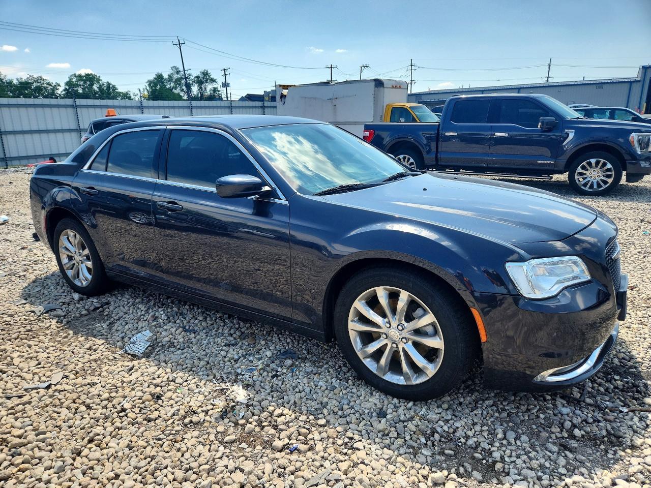 2016 Chrysler 300 Limited - Фото 4