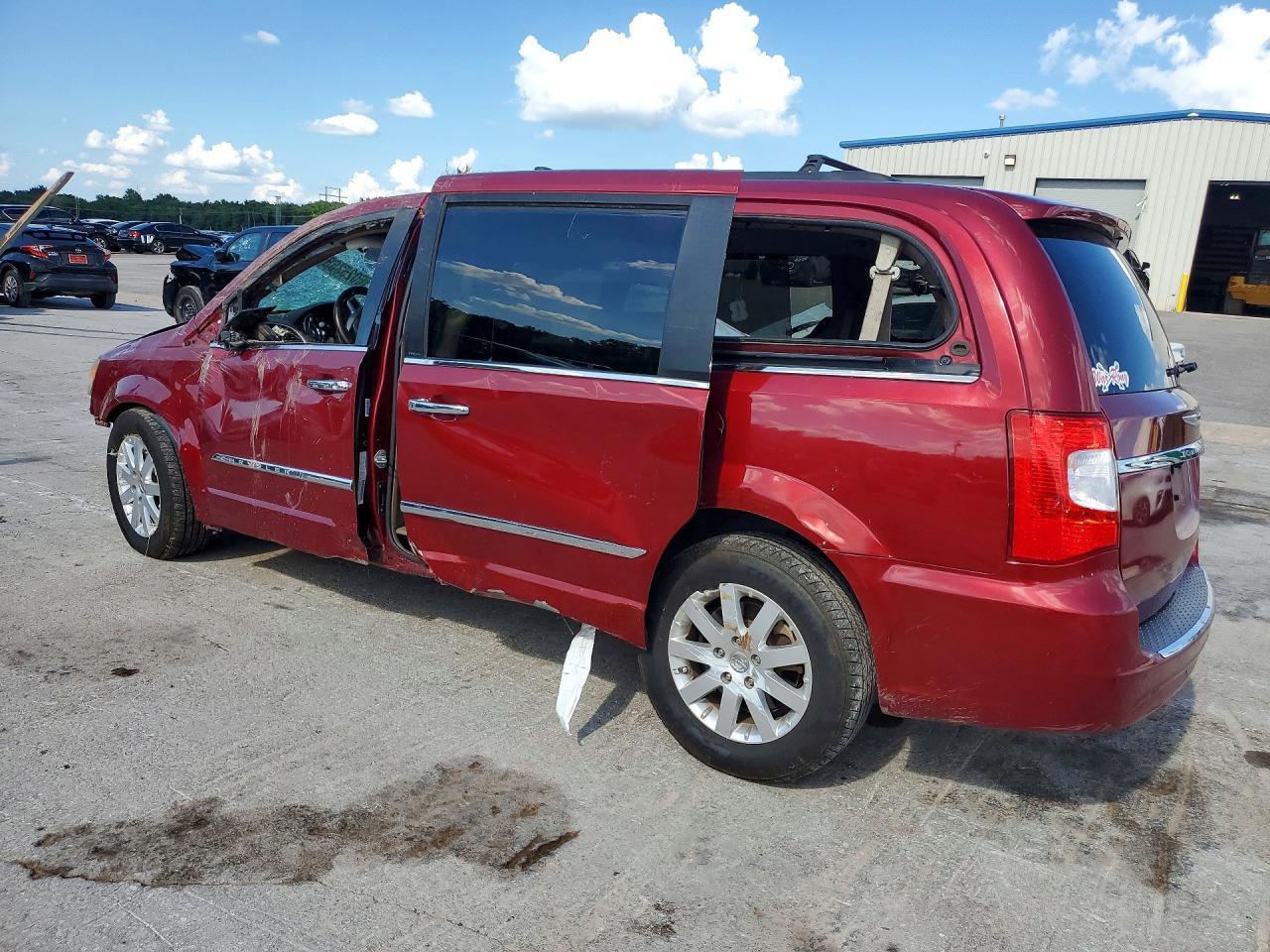 2012 Chrysler Town & Country Touring L - Image 2