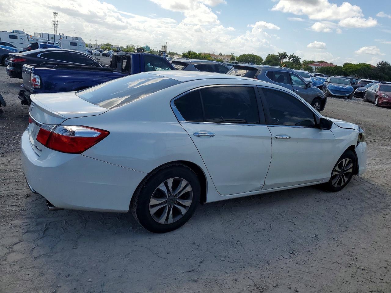 2015 Honda Accord Sport - Image 3
