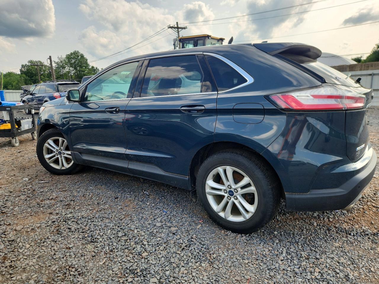 2019 Ford Edge Sel - Image 2