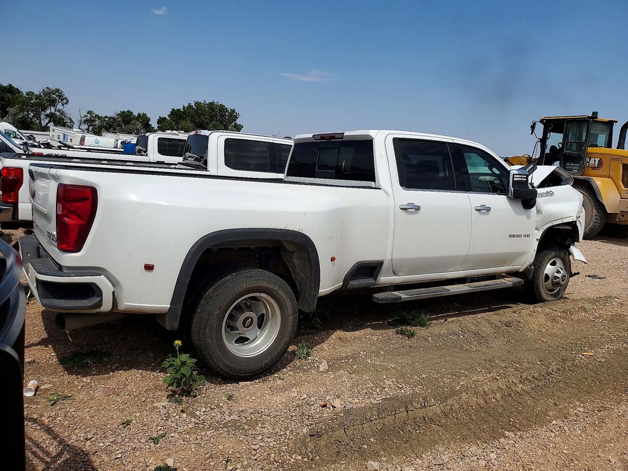 2022 Chevrolet Silverado K3500 High Country - Фото 3