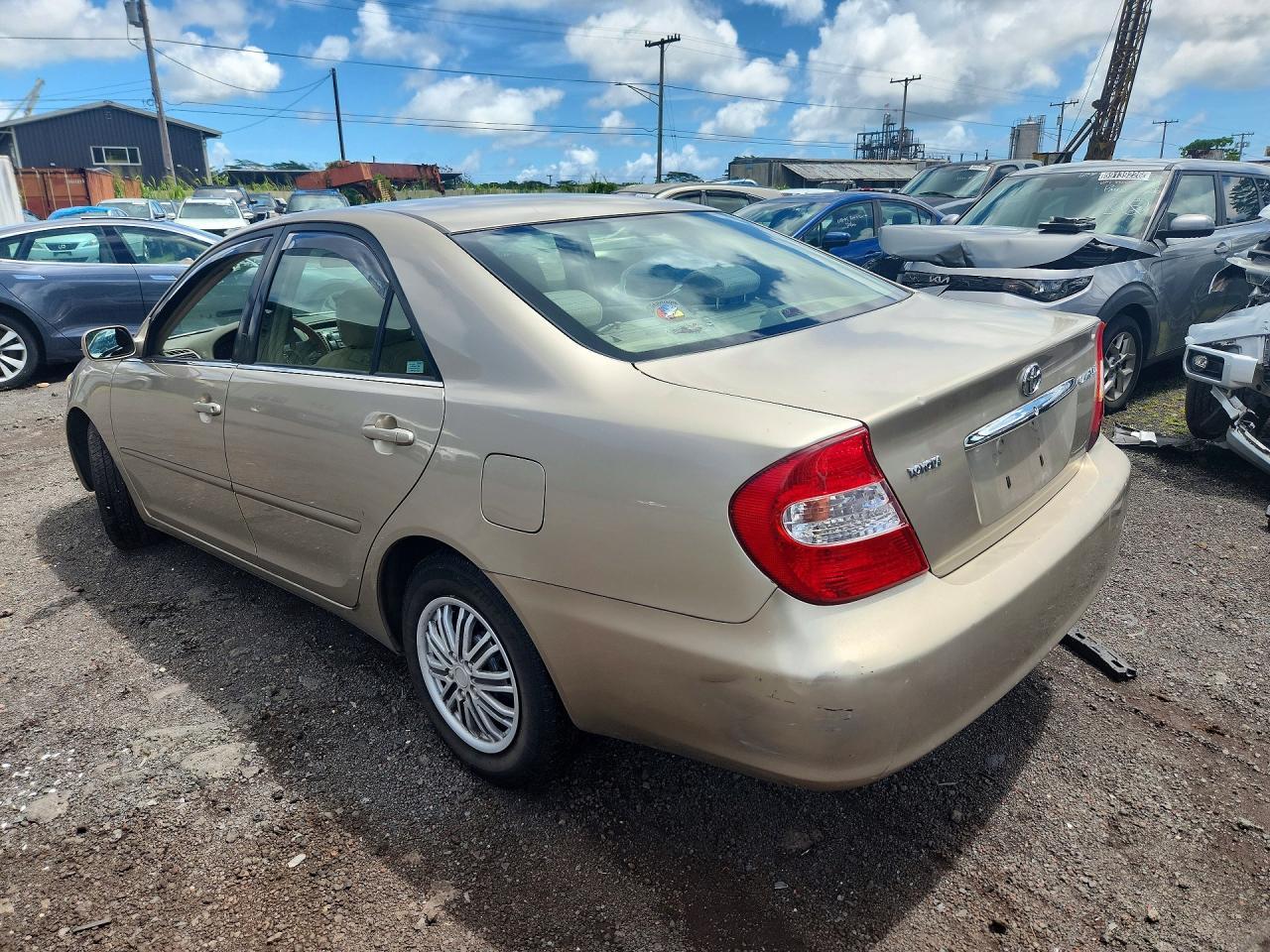 2002 Toyota Camry Le - Фото 2