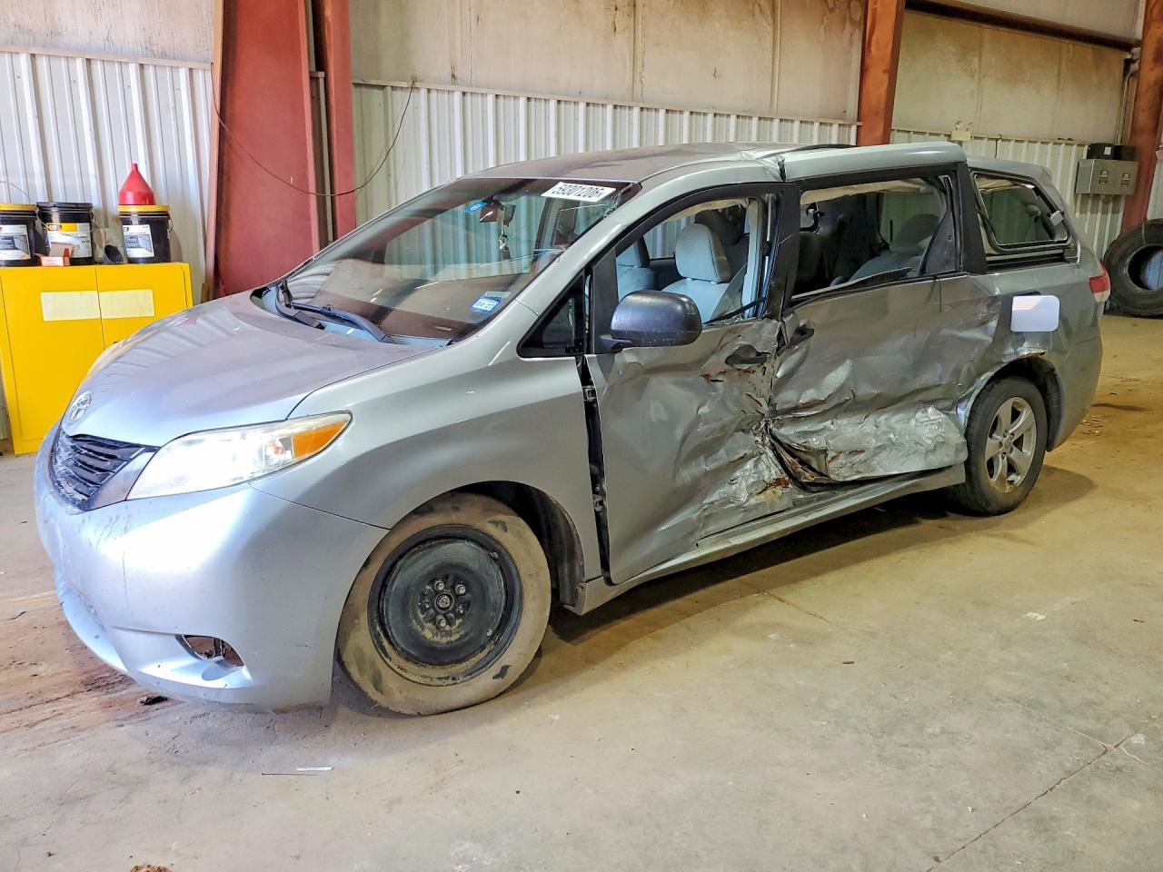 2011 Toyota Sienna Base 7-Passenger