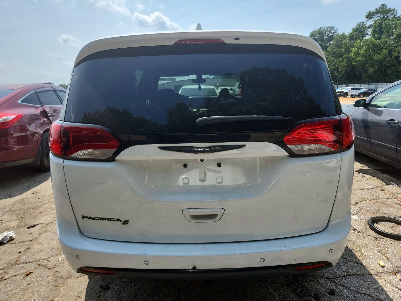 2018 Chrysler Pacifica Touring Plus - Фото 6